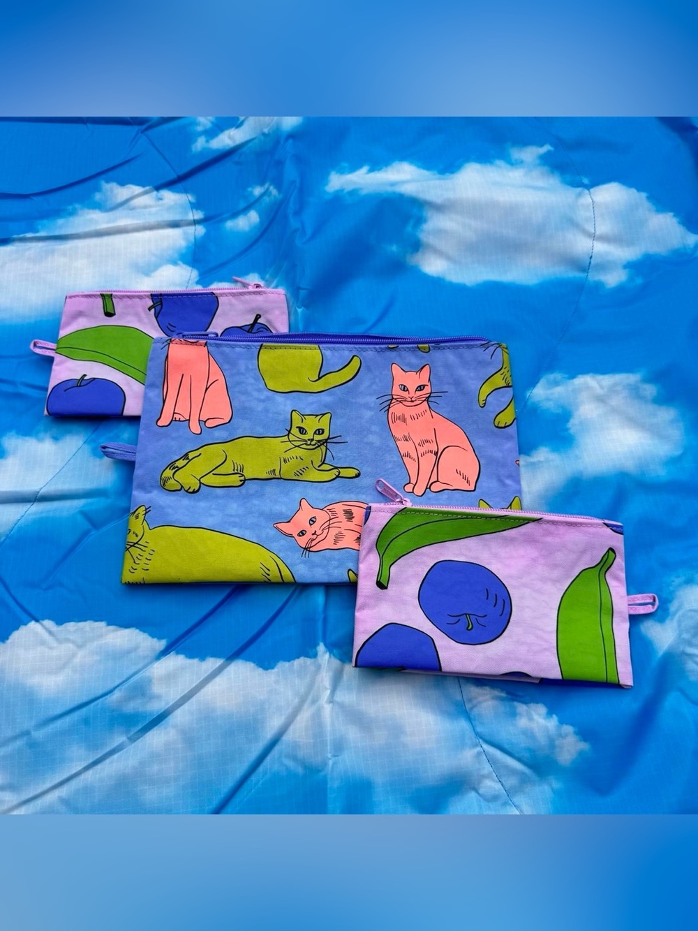 BAGGU Go Pouch Set Still Life (x2 Small- Apple & Banana, x1 Medium- Table Cats)